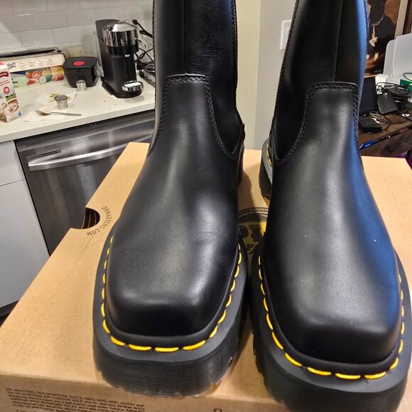 Dr. Martens Amaayah Lo 31950001 Women's US 7 Black Leather Ankle Boots NEW - Picture 3 of 15